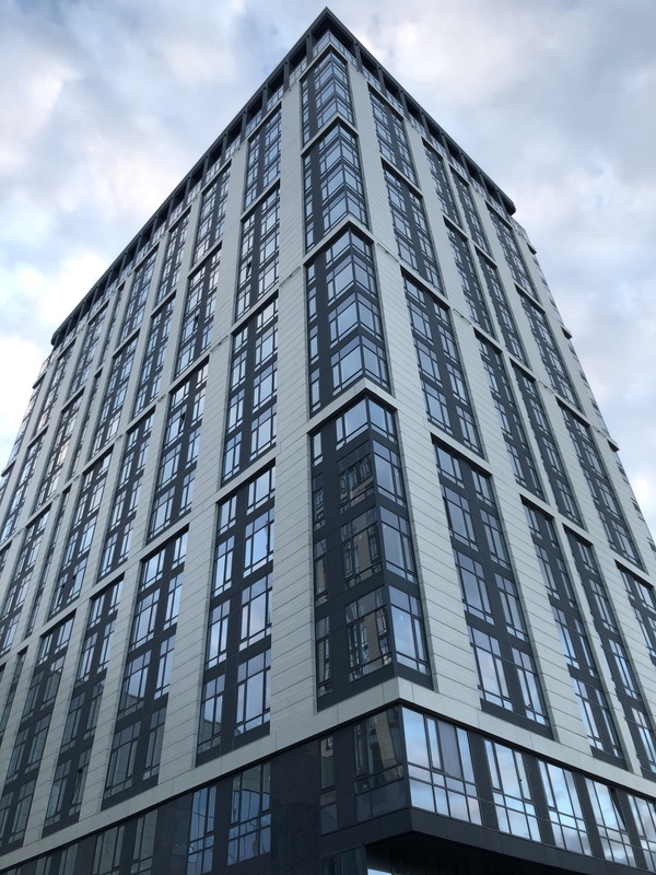 Фото: панорамное остекление в многоквартирном доме ® ФСК ПРОФ